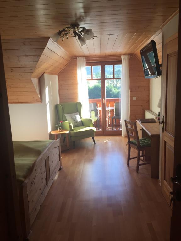 Hotel Restaurant Grune Au Poellau Esterno foto
