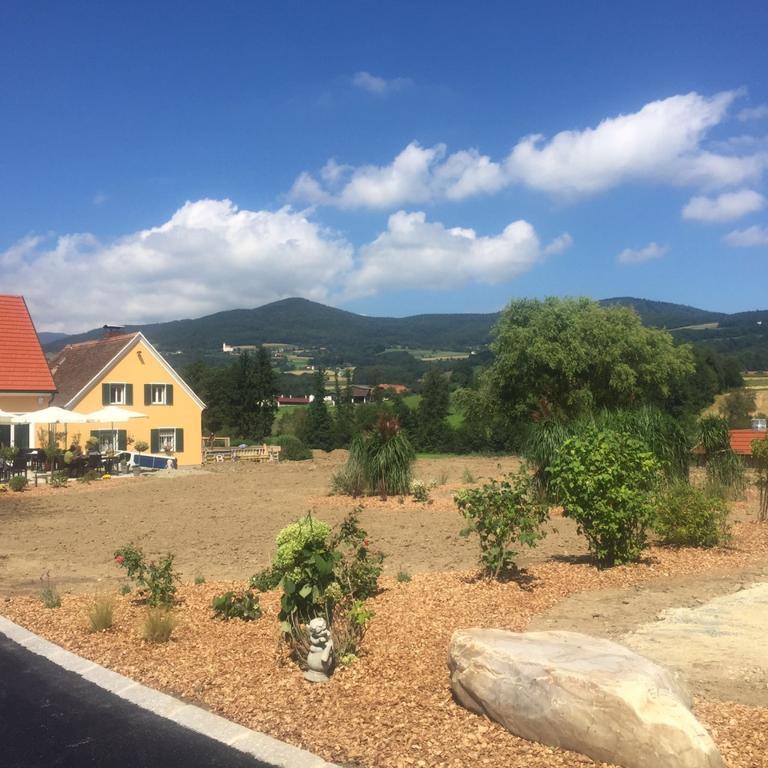 Hotel Restaurant Grune Au Poellau Esterno foto