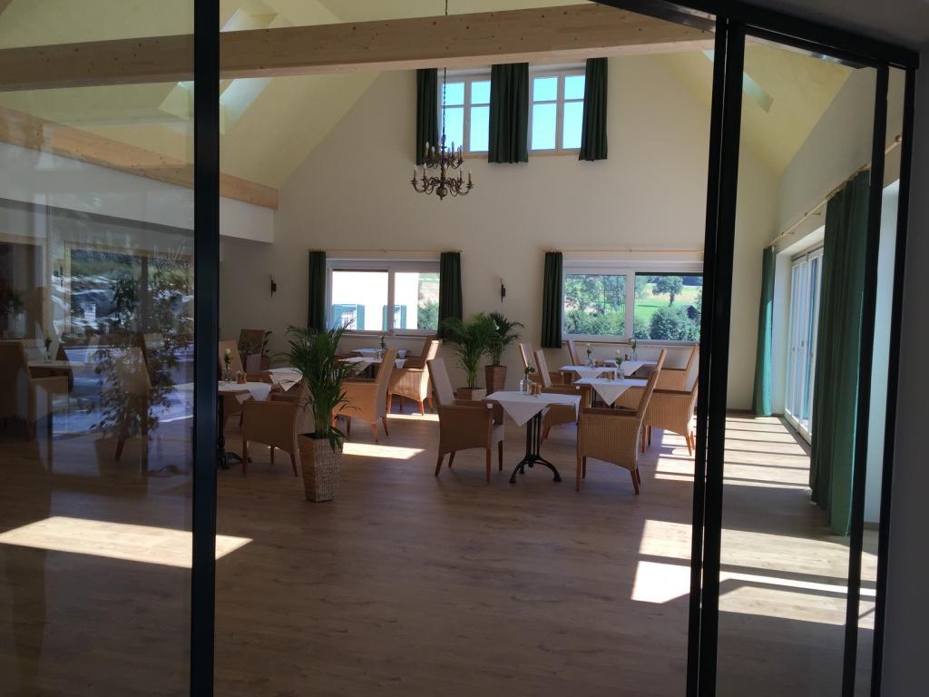 Hotel Restaurant Grune Au Poellau Esterno foto
